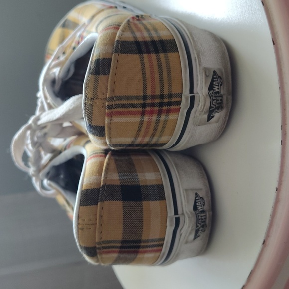 Vans - Picture 4 of 6